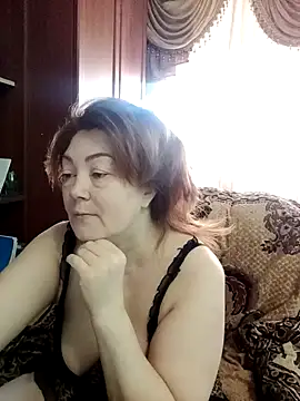 Snapshot of Madame-Butterfly chatting on February 9, 3:32 am Madame-Butterfly online show from February 9, 3:32 am