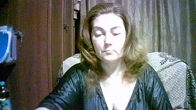 Snapshot of Madame-Butterfly chatting on October 6, 10:43 pm Madame-Butterfly online show from October 6, 10:43 pm