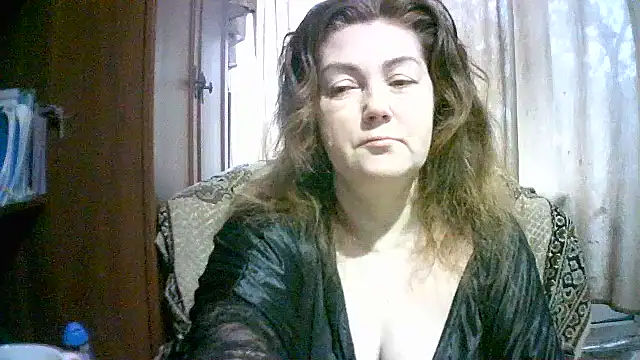 Snapshot of Madame-Butterfly chatting on October 13, 2:02 am Madame-Butterfly online show from October 13, 2:02 am