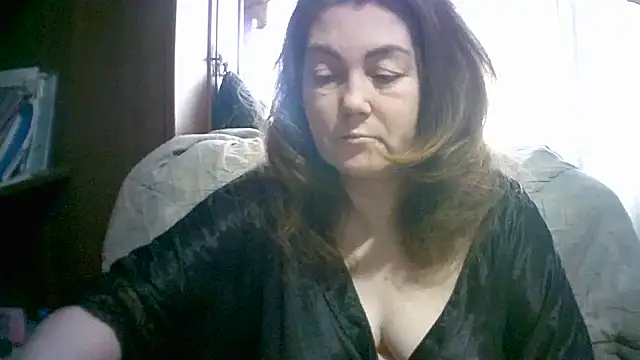 Snapshot of Madame-Butterfly chatting on November 16, 7:02 am Madame-Butterfly online show from November 16, 7:02 am