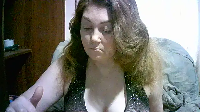 Snapshot of Madame-Butterfly chatting on December 1, 9:43 am Madame-Butterfly online show from December 1, 9:43 am