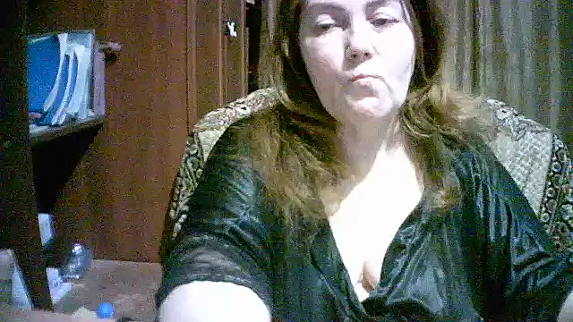 Snapshot of Madame-Butterfly chatting on October 31, 10:27 pm Madame-Butterfly online show from October 31, 10:27 pm