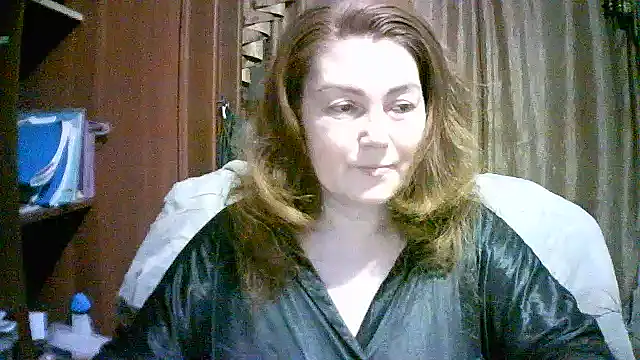 Snapshot of Madame-Butterfly chatting on November 9, 11:20 pm Madame-Butterfly online show from November 9, 11:20 pm