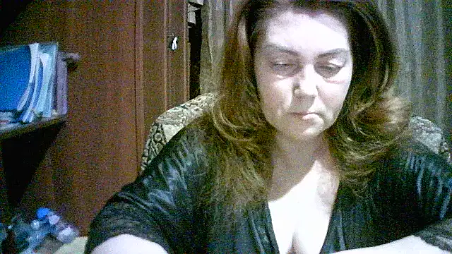 Snapshot of Madame-Butterfly chatting on October 29, 8:19 pm Madame-Butterfly online show from October 29, 8:19 pm