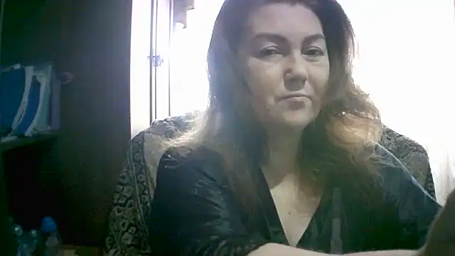 Snapshot of Madame-Butterfly chatting on November 4, 7:56 am Madame-Butterfly online show from November 4, 7:56 am