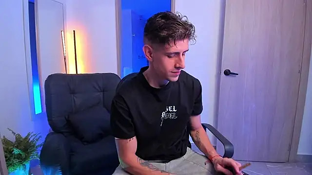 Jasperjoness online show from January 11, 8:22 am