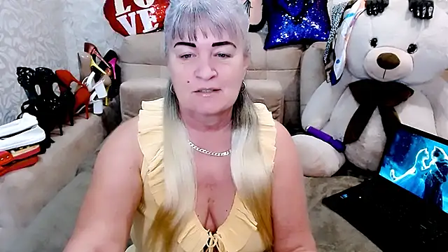 Snapshot of SiberiabBerry chatting on February 8, 3:59 am SiberiabBerry online show from February 8, 3:59 am