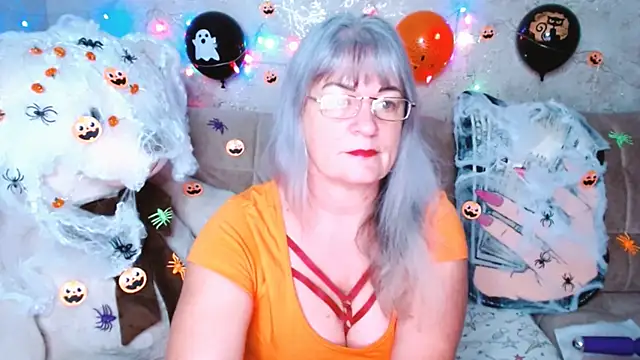 Snapshot of SiberiabBerry chatting on October 31, 1:35 am SiberiabBerry online show from October 31, 1:35 am