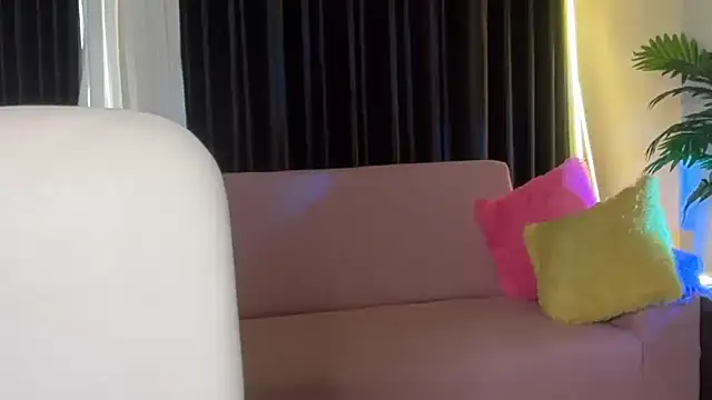 Snapshot of sexy_m23 chatting on November 24, 5:18 am sexy m23 online show from November 24, 5:18 am