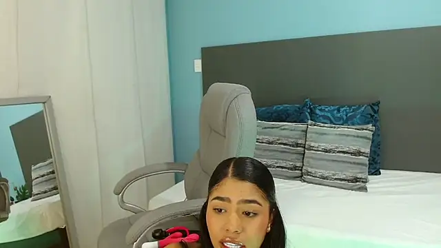 violeta leon online show from October 8, 4:03 am