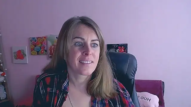 Hot Milady online show from March 4, 8:24 am