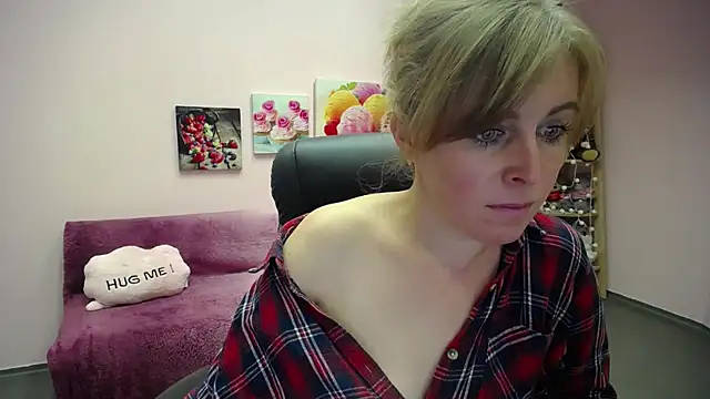 Hot Milady online show from September 25, 7:14 am