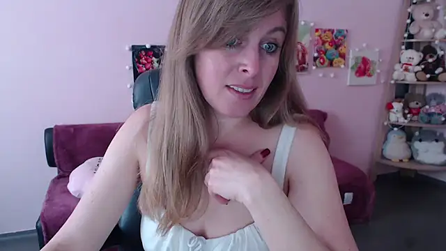 Hot Milady online show from April 10, 8:10 am