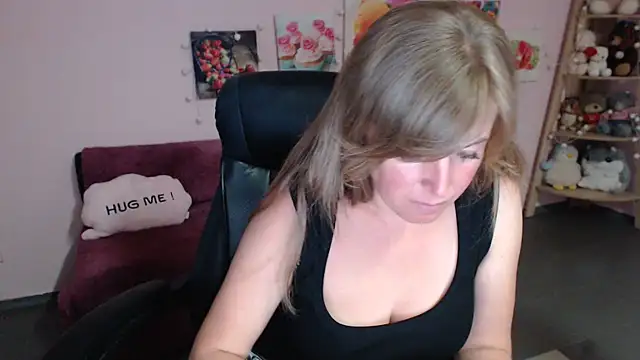 Hot Milady online show from July 10, 7:19 am
