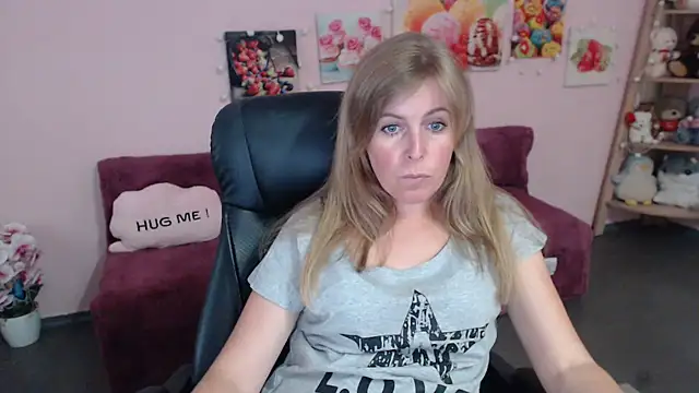 Hot Milady online show from July 2, 7:36 am