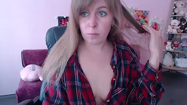 Hot Milady online show from May 4, 7:22 am