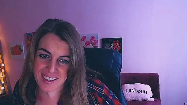 Hot Milady online show from February 5, 7:39 am