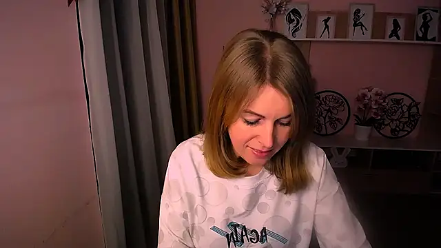 Hot Milady online show from January 21, 8:08 am