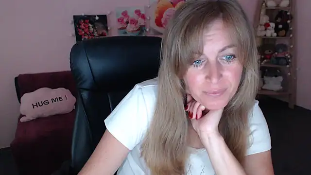 Hot Milady online show from July 13, 6:46 am