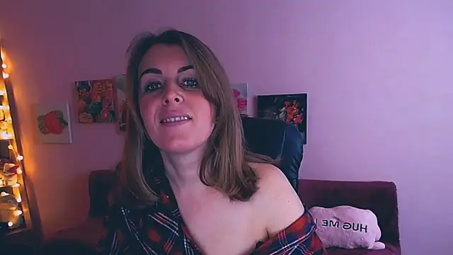 Hot Milady online show from February 3, 8:13 am