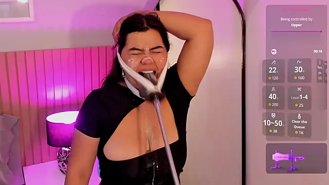 klhoe boobs online show from March 27, 8:26 am