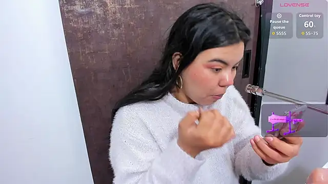 Snapshot of klhoe_boobs chatting on October 27, 4:02 am klhoe boobs online show from October 27, 4:02 am