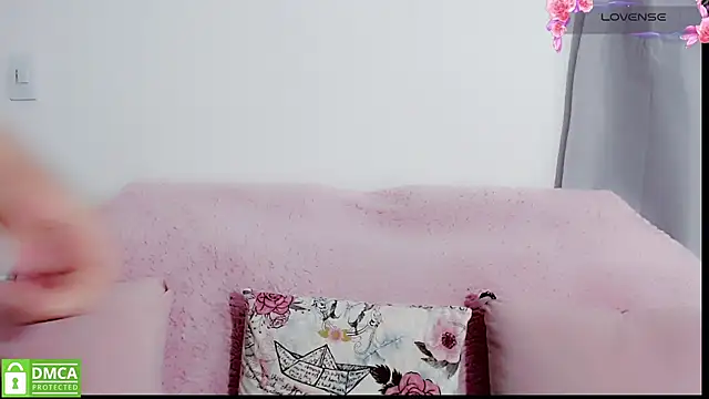 Snapshot of mariana_katto chatting on July 8, 5:57 pm mariana katto online show from July 8, 5:57 pm