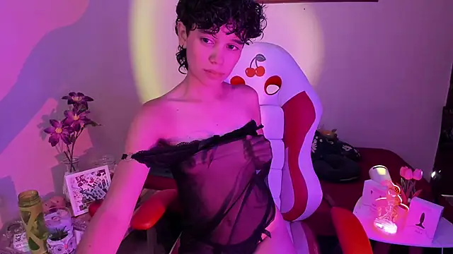 Snapshot of fernanda_indie chatting on February 17, 5:23 pm fernanda indie online show from February 17, 5:23 pm