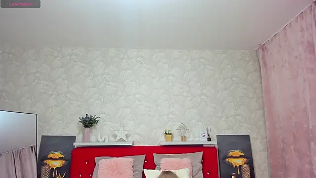 KattyPeachX online show from March 19, 1:16 am