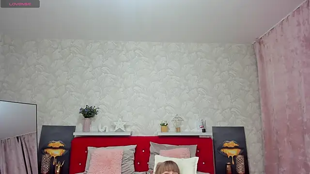 KattyPeachX online show from April 10, 1:12 am