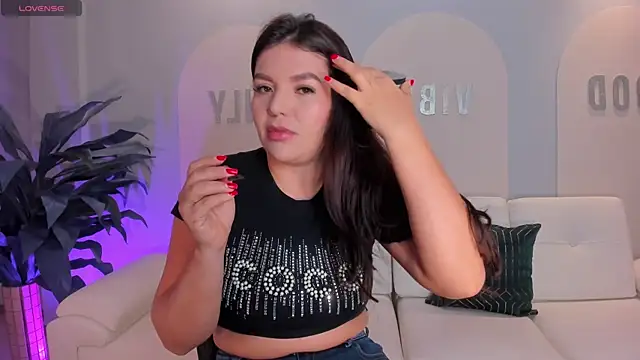 Snapshot of ValeriaRoldanX chatting on June 27, 12:00 pm ValeriaRoldanX online show from June 27, 12:00 pm