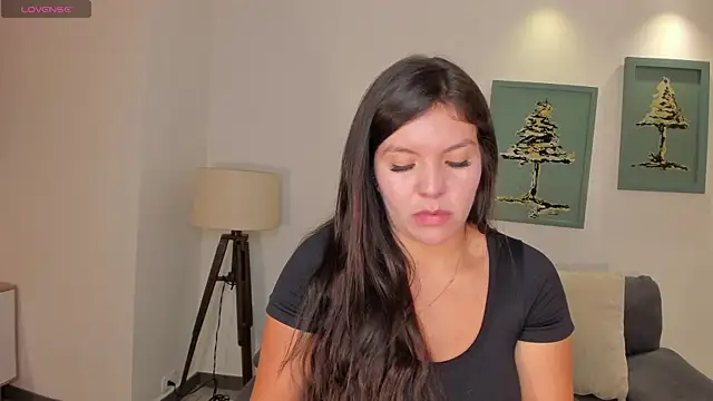 Snapshot of ValeriaRoldanX chatting on May 8, 6:34 pm ValeriaRoldanX online show from May 8, 6:34 pm