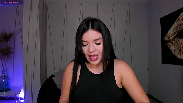 Snapshot of ValeriaRoldanX chatting on May 29, 11:27 am ValeriaRoldanX online show from May 29, 11:27 am