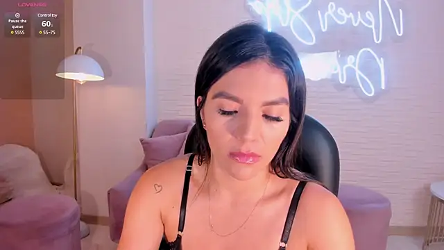 ValeriaRoldanX online show from March 1, 3:32 am