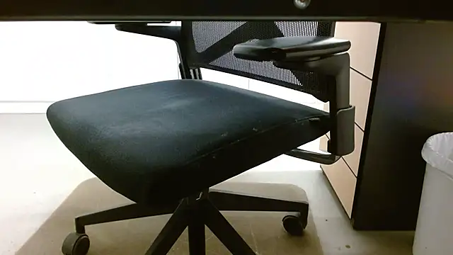 Snapshot of lovewalknaked chatting on December 3, 4:39 pm lovewalknaked online show from December 3, 4:39 pm