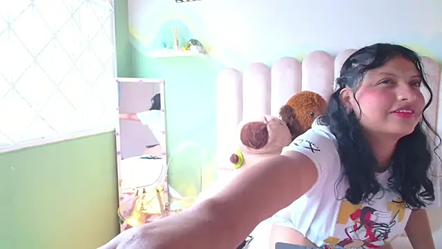 Larisa Karson online show from March 8, 6:58 pm