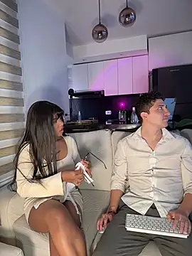 tiana nave online show from April 1, 9:01 pm