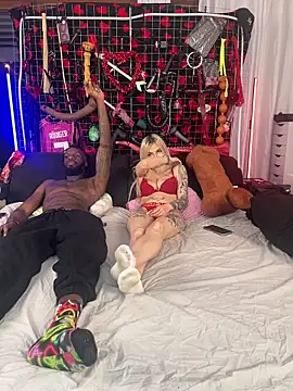 MacTroy online show from February 19, 8:28 pm