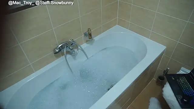 MacTroy online show from April 11, 7:50 pm