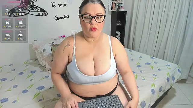 Snapshot of barbaara__ chatting on July 8, 2:51 pm barbaara online show from July 8, 2:51 pm