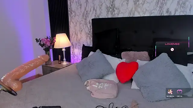 Snapshot of Miamontoya chatting on May 29, 2:12 pm Miamontoya online show from May 29, 2:12 pm
