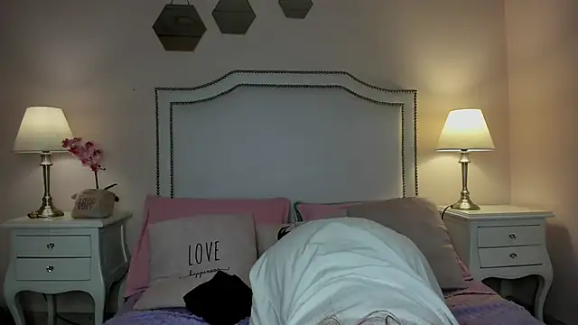 Snapshot of KIMAPRIL chatting on November 8, 3:43 am KIMAPRIL online show from November 8, 3:43 am