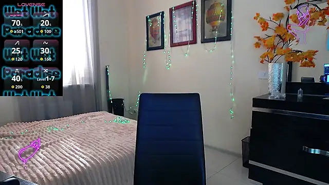 Lillianhot68 online show from November 25, 10:37 am