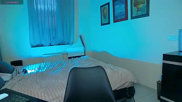 Lillianhot68 online show from April 13, 6:50 am