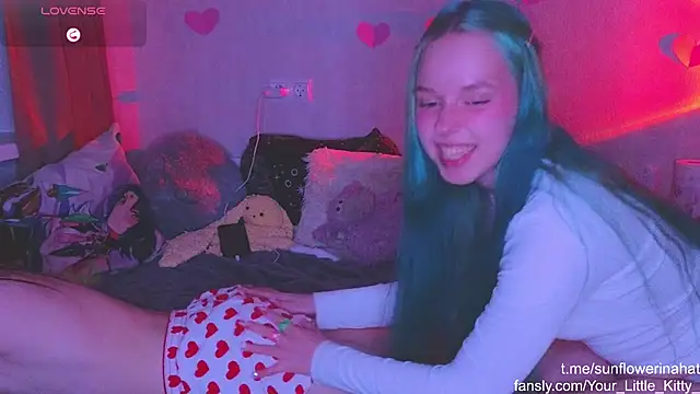 812sunflowerinahat online show from February 15, 1:49 pm