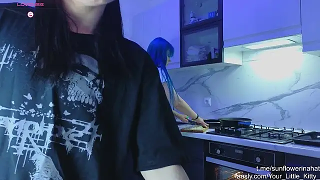 812sunflowerinahat online show from January 12, 7:21 pm