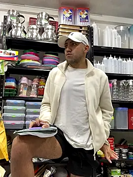 Snapshot of JuanZapata33 chatting on November 24, 10:43 pm JuanZapata33 online show from November 24, 10:43 pm