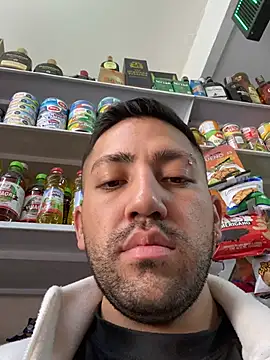 JuanZapata33 online show from February 20, 8:44 pm