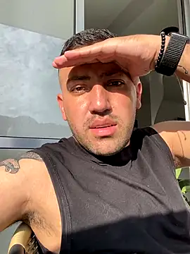 Snapshot of JuanZapata33 chatting on October 27, 9:05 pm JuanZapata33 online show from October 27, 9:05 pm