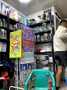 Snapshot of JuanZapata33 chatting on December 3, 9:58 pm JuanZapata33 online show from December 3, 9:58 pm